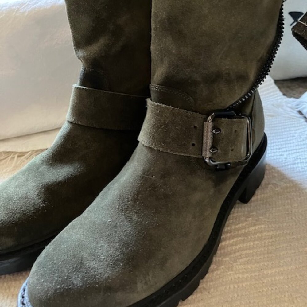 Nice pair of Frye Calf Moto Boots